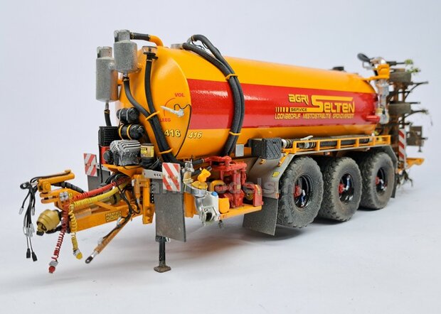 &Oslash; 46.8 mm: 2x Vredestein Flotation Pro Banden met ZWART GLANS gespoten Velgen  1:32   Farmmodels Premium Line Series  