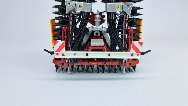 Combi-Deal: Vredo ZB4 12m Duo-V zodenbemester UH6828 + Veenhuis Profiline 29.000 Tridem asser Full Options mesttank UH6411 + FREE GIFT GLIMMERSET  1:32 