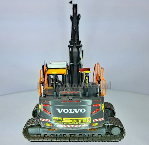 Lampenbeugel RESIN, BLANK geleverd inclusief 4x losse zelfklevende RODE GLIMMERS/ REFLECTOREN  1:32   