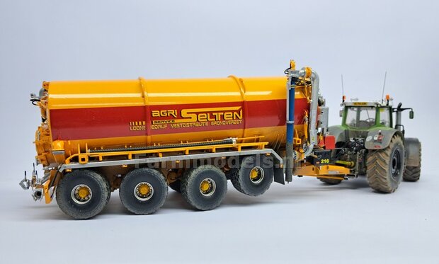 100x Zelfklevende RODE GLIMMERS/ REFLECTOREN  Type S11  afmeting: 1,5 x 3 mm  Kleur: HELDER ROOD  Farmmodels.nl