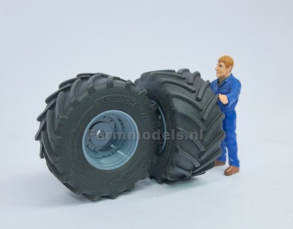 &Oslash; 54.8 x 25.8 mm: JD 8R 410: 2x Michelin Axiobib2 Banden + RESIN Velgen BLANK Geleverd 1:32    Farmmodels Premium Line Series 