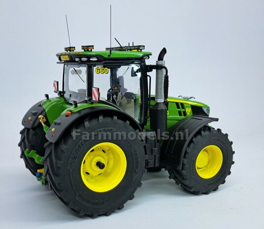 &Oslash; 70.3 x 30.4 mm: JOHN DEERE 7R &amp; 8R Wiking: 2x Michelin Axiobib2 Banden + RESIN Velgen JD GEEL GESPOTEN geleverd 1:32  Farmmodels Premium Line Series  