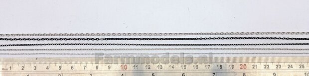 50cm KETTING MIDDEL, ZWART Geleverd. Lengte per schakel ongeveer  2,2 tot 2,4mm 1:32 