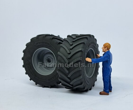 &Oslash; 70.6 x 30.4 mm: MASSEY FERGUSON 9S: 2x Michelin Axiobib2 Banden + RESIN Velgen BLANK geleverd 1:32     Premium Line Series  