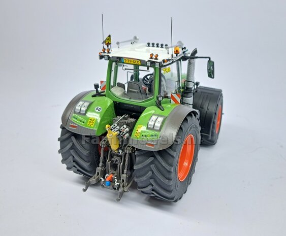 &Oslash; 70.6 x 30.4 mm: MASSEY FERGUSON 9S: 2x Michelin Axiobib2 Banden + RESIN Velgen BLANK geleverd 1:32     Premium Line Series  