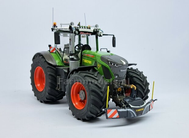 &Oslash; 70.6 x 30.4 mm: MASSEY FERGUSON 9S: 2x Michelin Axiobib2 Banden + RESIN Velgen BLANK geleverd 1:32     Premium Line Series  