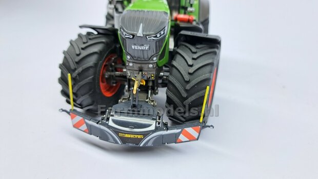 &Oslash; 70.6 x 30.4 mm: MASSEY FERGUSON 9S: 2x Michelin Axiobib2 Banden + RESIN Velgen BLANK geleverd 1:32     Premium Line Series  