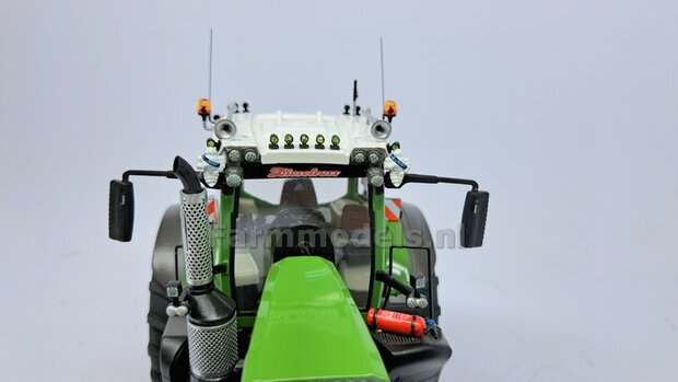 &Oslash; 70.6 x 30.4 mm: MASSEY FERGUSON 9S: 2x Michelin Axiobib2 Banden + RESIN Velgen BLANK geleverd 1:32     Premium Line Series  