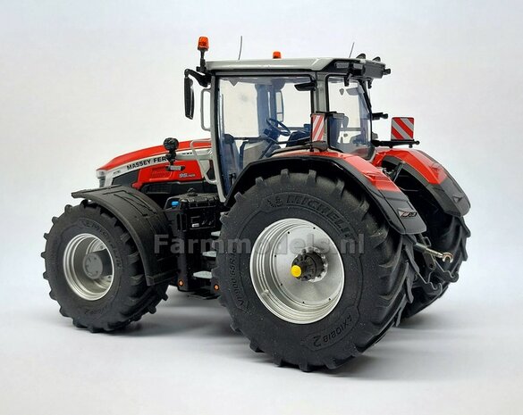 &Oslash; 70.6 x 30.4 mm: MASSEY FERGUSON 9Sg: 2x Michelin Axiobib2 Banden + Resin Velgen ALU-METALIC Gespoten geleverd 1:32   Premium Line Series  