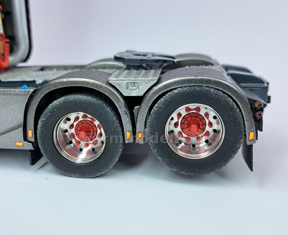 2x SCANIA ACHTERAS Planeetkappen &Oslash; 8.9 mm Materiaal RESIN, ZWART GLANS gespoten geleverd 1:32    Farmmodels Custom Line