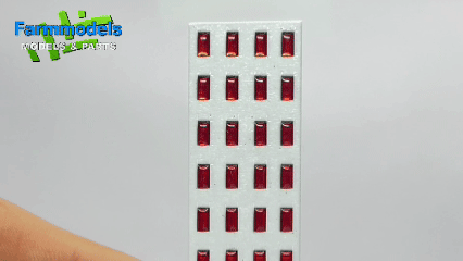 20x Zelfklevende RODE GLIMMERS/ REFLECTOREN  Type S22  afmeting: 1,5 x 3 mm  Kleur: HELDER ROOD  Farmmodels.nl