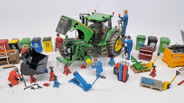BOUWKIT: S70 KETTINGBAK 35 mm breed. Mat: Resin ZWART gespoten + ZWARTE KETTING &amp; 2 asjes t.b.v. S70 KOPPELING o.a. Volvo EC220E van AT 1:32  