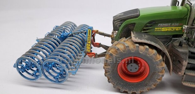 "COVER" Topstang DELUXE lengte 22.3mm met 1x VANGHAAK aansluiting. Geleverd in FENDT 942 CHASSIS GRIJS + 2x messing as t.b.v. details  1:32