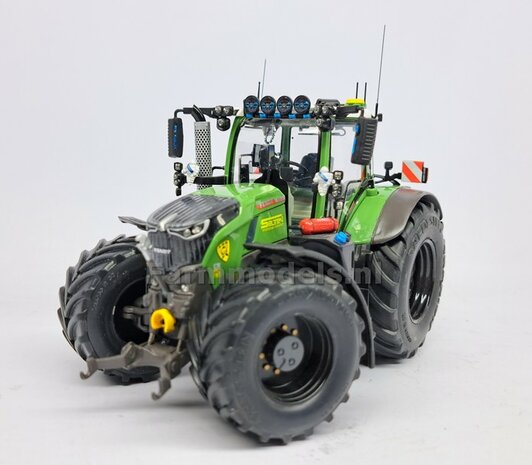 &Oslash; 52.3 x 24.2 mm: FENDT 728: 2x Vredestein Banden met RESIN velgen BLANK Geleverd  1:32   Farmmodels Premium Line Series 
