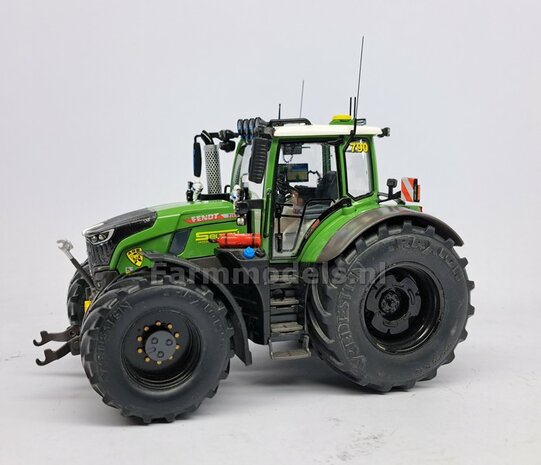 &Oslash; 52.3 x 24.2 mm: FENDT 728: 2x Vredestein Banden met RESIN velgen BLANK Geleverd  1:32   Farmmodels Premium Line Series 