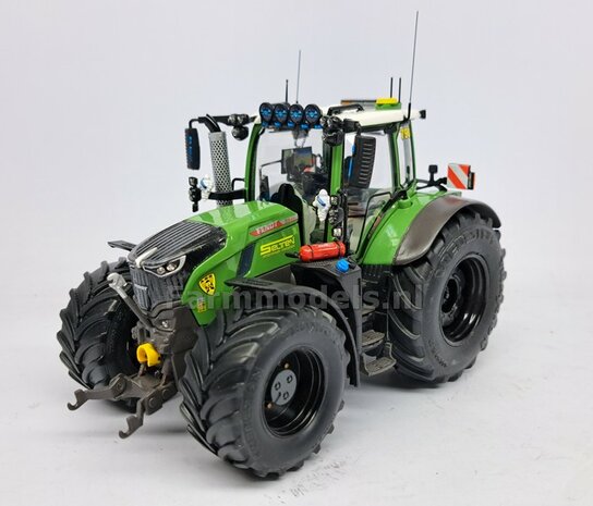 &Oslash; 67.7 x 31.2 mm: FENDT 728: 2x Vredestein Banden met RESIN velgen BLANK Geleverd  1:32   Farmmodels Premium Line Series 
