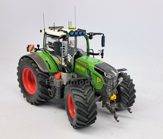 COMBI SET: 2x &Oslash; 51 mm + 2x &Oslash; 68 mm: Fendt 728 Wiking Bandenset ROOD incl. 2x afdekplaat achteras 1:32  PERFECT-32 P28 + P29
