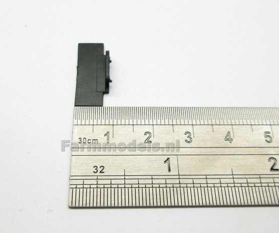 2x Spatlap met Volvo bedrukking ong. 20 x 7,5 mm, afkomstig voor de vooras Volvo truck Flexibel rubber 1:32