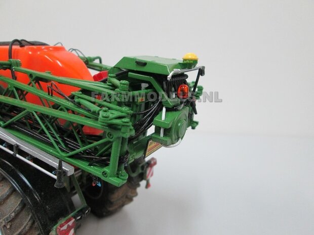 039. Amazone UX 11200 veldspuit op Fendt 718 banden