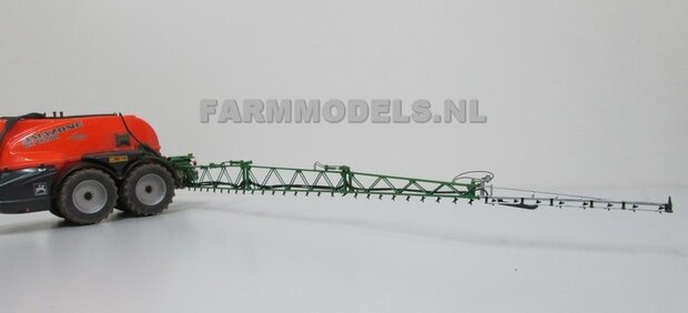 039. Amazone UX 11200 veldspuit op Fendt 718 banden