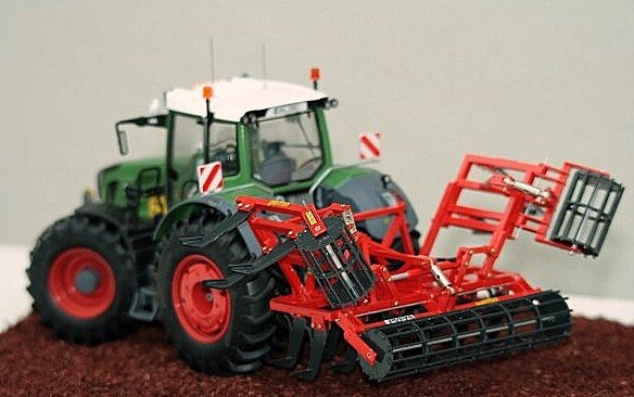 Evers Garron 5.1 Cultivator BOUWKIT opklapbaar, 1:32 