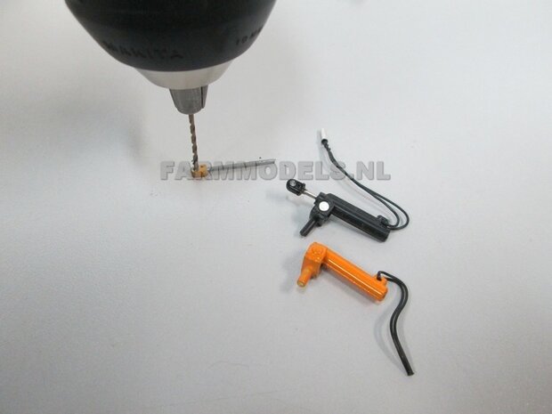 Topdrukcilinder trekhaak / koppeling DONKER GRIJS met pen, speciaal voor de topdrukcilinderset VMR Veenhuis, 1:32            