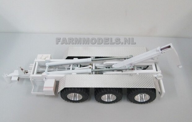 Jan Veenhuis 3-asser haakarm Carrier + 3x Vredestein Flotation trac bandensets Bouwpakket Basis asafstand 180 + geleverd met nieuwe verlichting LAST ONE