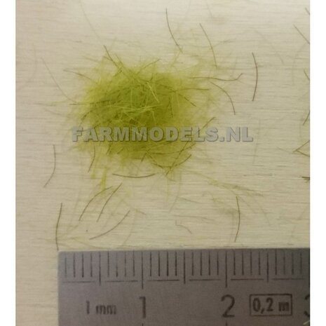 Gras / Grass gemengd Groen strooi gras 6mm, inhoud 1/2 Liter 1:32 (05311)