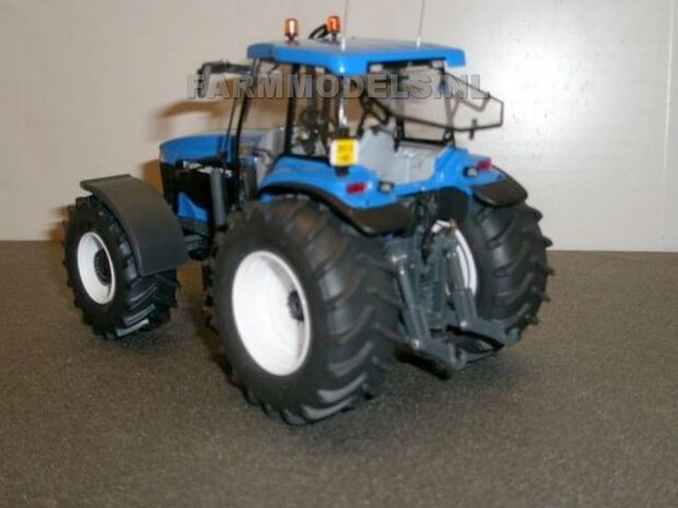 545. New Holland 8770A op bredere banden met bouwkit cultivator Lemken / Evers