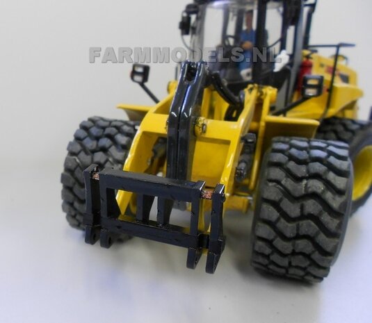 Snelwissel bok, nu in zwart poly geleverd, t.b.v. New Holland ROS / Liebherr Shovel Revell / Volvo Farmmodels BOUWKIT 1:32 (HTD)                   