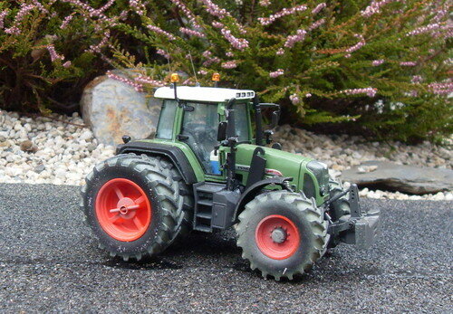 153. Fendt 820 met dubbellucht (klik op foto voor meer 