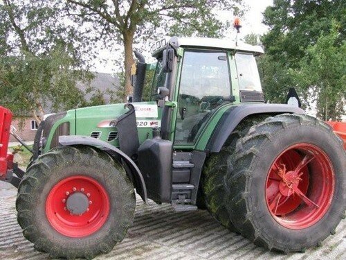 153. Fendt 820 met dubbellucht (klik op foto voor meer 