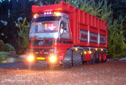 523. Vrachtwagen Mecedes (klik op foto voor meer)