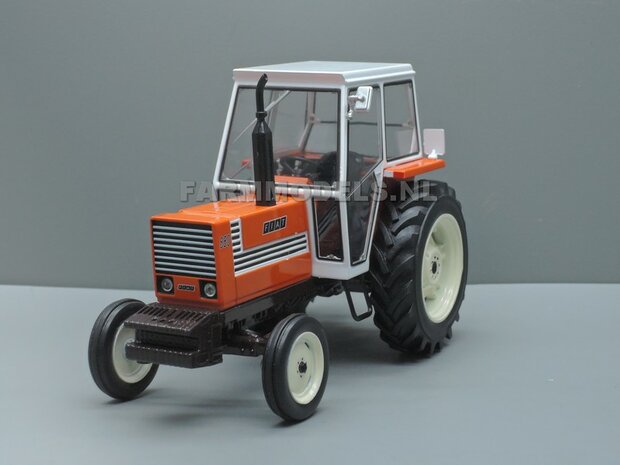 Fiat 880 - 2WD - met witte Cabine 1:32 Replicagri REP163   