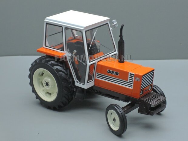 Fiat 880 - 2WD - met witte Cabine 1:32 Replicagri REP163   