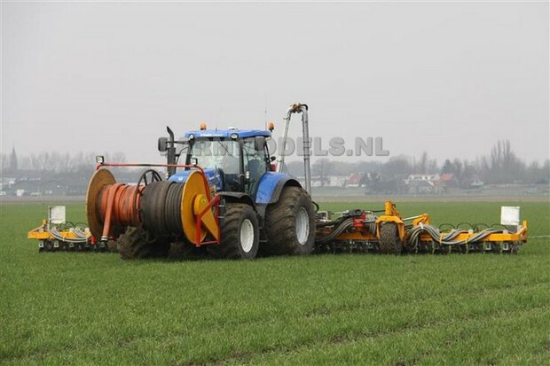 &quot;Zwenkarm&quot; aanvoer systeem + schakelkast t.b.v. VMR Veenhuis Sleepslang bemester Bouwkit 1:32 (HTD)    