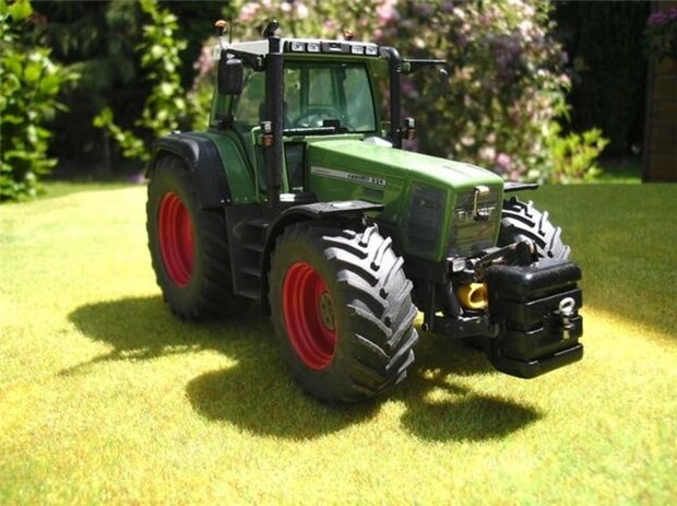 167. Fendt 824 met Valta T191 banden