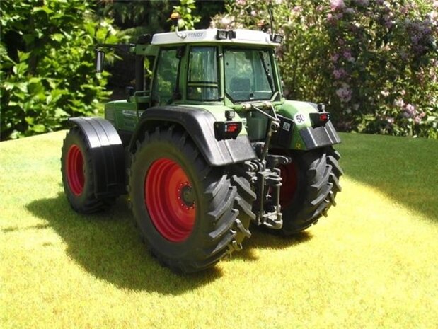 167. Fendt 824 met Valta T191 banden