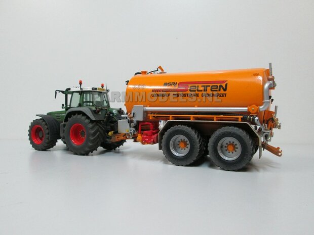 622. Stukje jeugd sentiment: VMR Veenhuis asser + Fendt 926 Vario 1:32