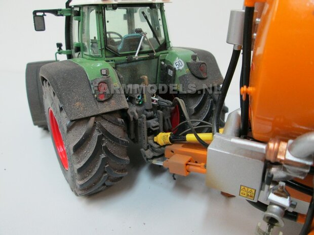 2x Extra brede spatbordverbreders Fendt 824 / 926 / 930 Weise (Gen I, II &amp; III)   1:32   