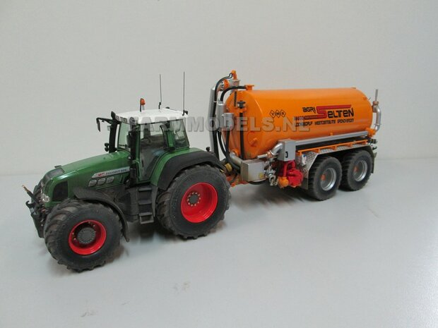 2x Extra brede spatbordverbreders Fendt 824 / 926 / 930 Weise (Gen I, II &amp; III)   1:32   