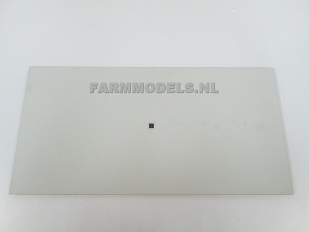 Betonplaat met uitsparing t.b.v. putdeksel klein (los bij te bestellen), afm 25 x 50 cm, Farmmodels editie 1:32