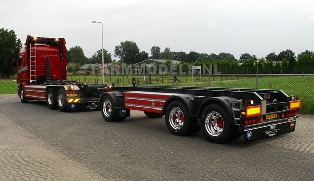 4x dubbelle montering Vrachtwagen banden &Oslash; 35.5 mm met kunststof velg 1:32