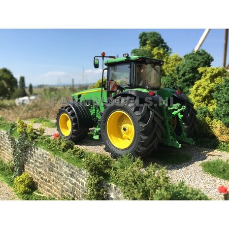 COMBI SET: 2x &Oslash; 47 mm + 2x &Oslash; 61.5 mm  (John Deere) Brede Trelleborg banden set RESIN velgen Blank 1:32    04274 