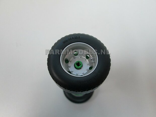 &Oslash; 35.5 mm: 2x Vrachtwagen banden met kunststof velg 1:32