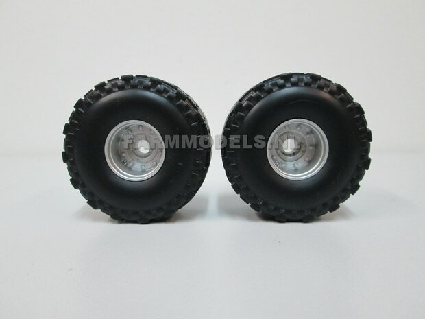 2x Michelin XS banden + velgen, &Oslash; 43 mm, geschikt voor ROS assen, 1:32 SALE