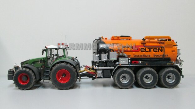 03. 2x Fendt op brede sloffen, met 1x Kaweco 3 asser mest transport tank en 1x Kaweco 3 asser met Evers bouwland bemester