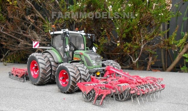 068. Fendt 516 rondom dubbellucht met Gregoire &amp; Benson zaaibed combinatie)