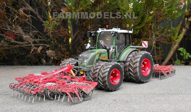 068. Fendt 516 rondom dubbellucht met Gregoire &amp; Benson zaaibed combinatie)