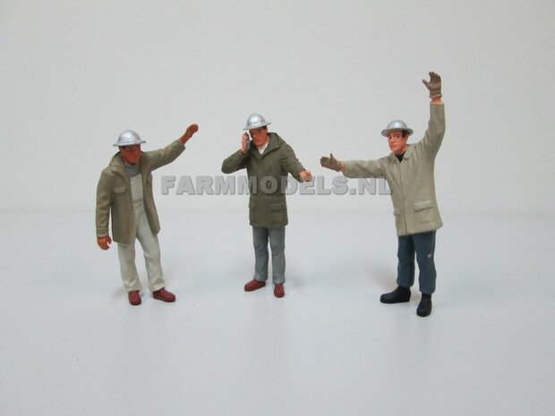 3x Bouwvakkers / constructie werkers industrie, Beige / Kaki - Handgeschilderd 1:32 (63095)                         